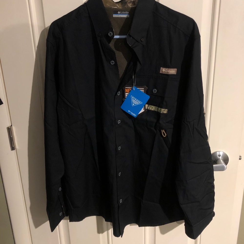 Columbia Men’s medium Long sleeve button up